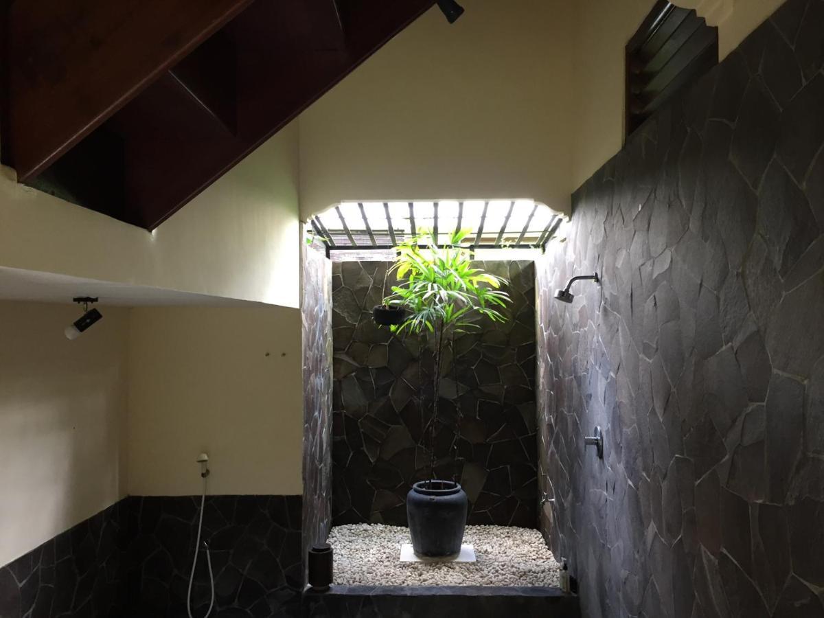 Bed and Breakfast Singko Lovina Exterior foto